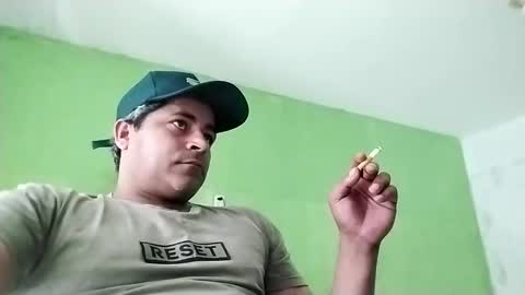 Snapshot of 9vinhocamshow chatting on November 2025 10:17:01 AM 9vinhocamshow online show from November 2025 10:17:01 AM