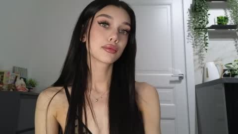 KARINA online show from May 2026 01:16:02 PM