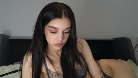 Snapshot of 9west chatting on May 2026 02:04:01 PM KARINA online show from May 2026 02:04:01 PM