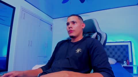 Snapshot of _0324 chatting on December 2024 08:56:01 PM rick online show from December 2024 08:56:01 PM