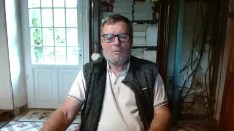 Snapshot of _123_voyeur_ chatting on October 2025 10:01:02 AM _123_voyeur_ online show from October 2025 10:01:02 AM