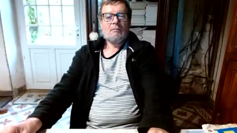 Snapshot of _123_voyeur_ chatting on November 2025 12:44:02 PM _123_voyeur_ online show from November 2025 12:44:02 PM