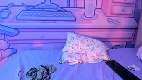 Snapshot of _18alice chatting on December 2024 10:24:02 AM Alice online show from December 2024 10:24:02 AM