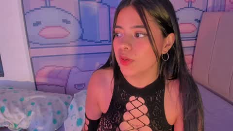 Snapshot of _18alice chatting on December 2024 03:45:02 AM Alice online show from December 2024 03:45:02 AM