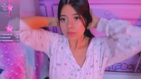 Snapshot of _18alice chatting on December 2024 06:17:02 AM Alice online show from December 2024 06:17:02 AM