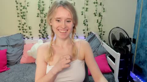 Snapshot of _adel_brooks_ chatting on February 2025 09:39:02 PM adel online show from February 2025 09:39:02 PM