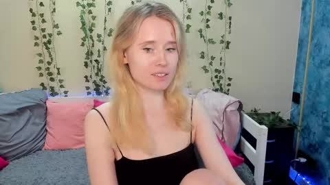 Snapshot of _adel_brooks_ chatting on February 2025 06:37:01 PM adel online show from February 2025 06:37:01 PM