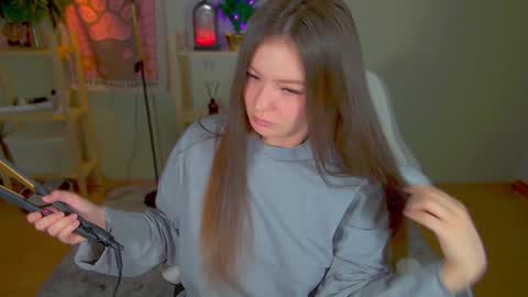 Snapshot of _aein_emy_ chatting on January 2025 01:13:02 AM Emy online show from January 2025 01:13:02 AM