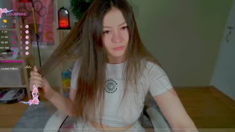 Snapshot of _aein_emy_ chatting on January 2025 04:37:02 AM Emy online show from January 2025 04:37:02 AM