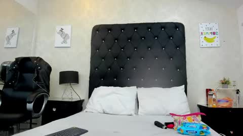_alana_johnson online show from May 2026 11:59:02 AM