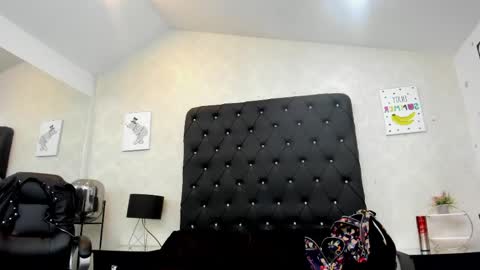 _alana_johnson online show from May 2026 01:24:07 AM