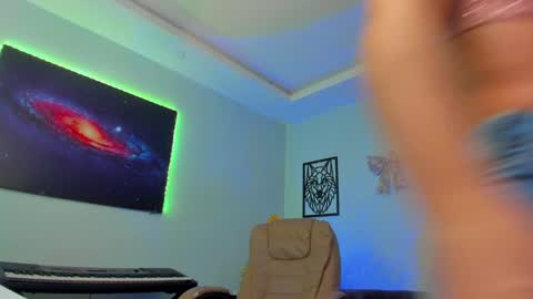 Snapshot of _alicelewis chatting on January 2025 11:43:02 AM Alice online show from January 2025 11:43:02 AM