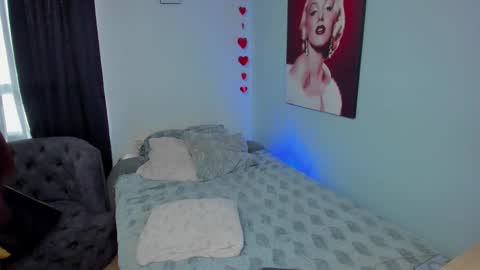 Snapshot of _alicelewis chatting on February 2025 12:48:02 PM Alice online show from February 2025 12:48:02 PM