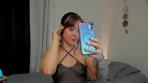 Snapshot of _alicelewis chatting on November 2025 10:43:02 AM Alice online show from November 2025 10:43:02 AM