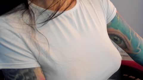  Alice  online show from December 2024 10:01:01 PM