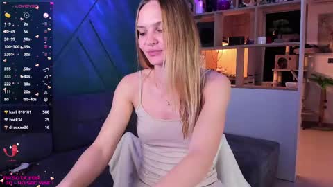 Snapshot of _alleyesonme chatting on February 2025 04:01:02 PM Mia online show from February 2025 04:01:02 PM