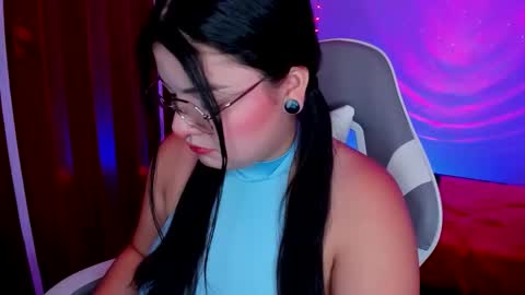 Alisa online show from October 2025 05:15:02 PM