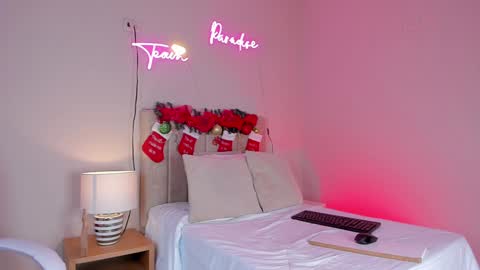 Snapshot of _angela_x chatting on December 2024 05:44:02 PM ngela online show from December 2024 05:44:02 PM