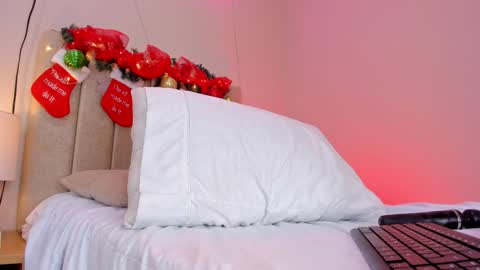 Snapshot of _angela_x chatting on December 2024 02:40:02 PM ngela online show from December 2024 02:40:02 PM