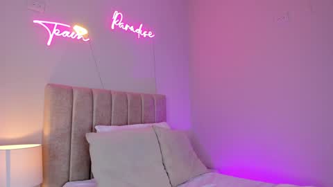 Snapshot of _angela_x chatting on February 2025 05:45:01 PM ngela online show from February 2025 05:45:01 PM