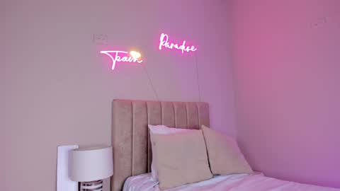 Snapshot of _angela_x chatting on February 2025 11:34:02 AM ngela online show from February 2025 11:34:02 AM