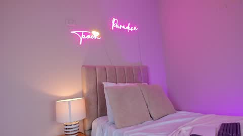 Snapshot of _angela_x chatting on February 2025 11:33:02 AM ngela online show from February 2025 11:33:02 AM