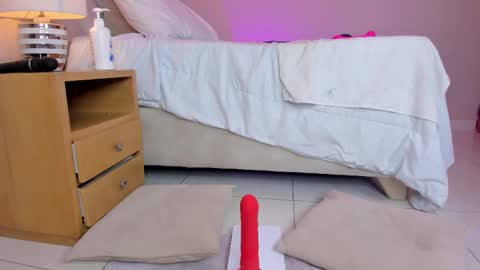 Snapshot of _angela_x chatting on February 2025 02:57:01 PM ngela online show from February 2025 02:57:01 PM