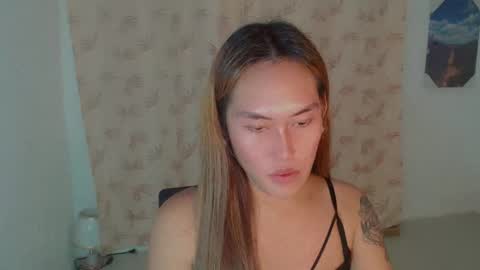 Snapshot of _angelari_ chatting on December 2024 10:44:02 AM Pearl online show from December 2024 10:44:02 AM