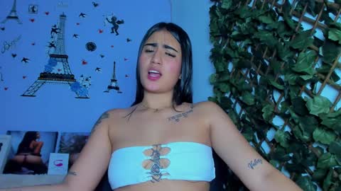 Snapshot of _angelnaugthy_ chatting on December 2024 02:43:02 AM ANGEL online show from December 2024 02:43:02 AM