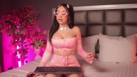 Snapshot of _anna_bloom chatting on January 2025 08:25:02 PM Anna online show from January 2025 08:25:02 PM