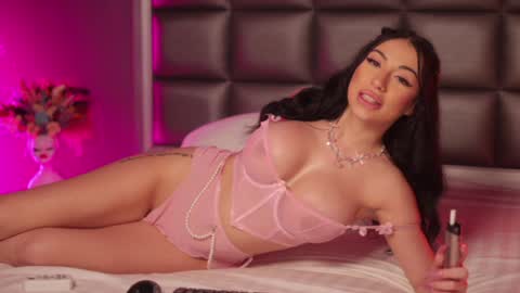 Snapshot of _anna_bloom chatting on February 2025 02:39:01 AM Anna online show from February 2025 02:39:01 AM