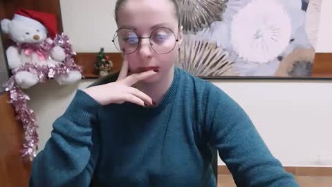 Anna online show from December 2024 10:44:02 AM