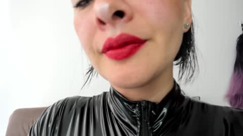 antonia online show from December 2024 04:58:01 PM