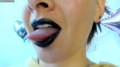 antonia online show from May 2026 07:00:01 PM