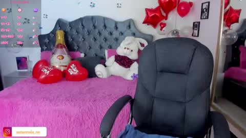 antonnela online show from February 2025 01:17:02 PM