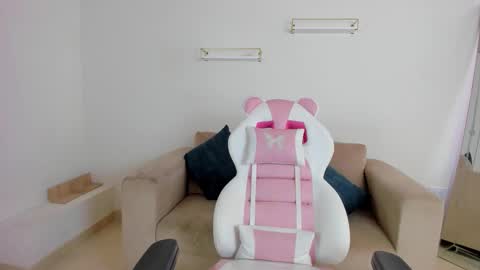    online show from November 2025 12:16:01 PM