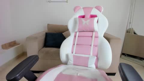    online show from February 2026 01:27:02 PM