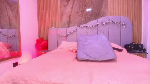 Arlet online show from May 2026 03:02:01 AM