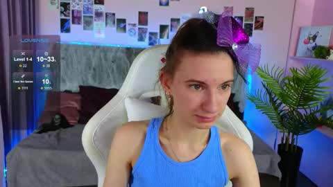 _ash_leyy_ online show from October 2025 05:04:02 AM