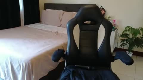 Snapshot of _ashley27 chatting on November 2025 03:05:01 AM Angie online show from November 2025 03:05:01 AM