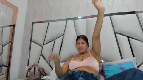 Aura online show from January 2026 03:20:02 AM