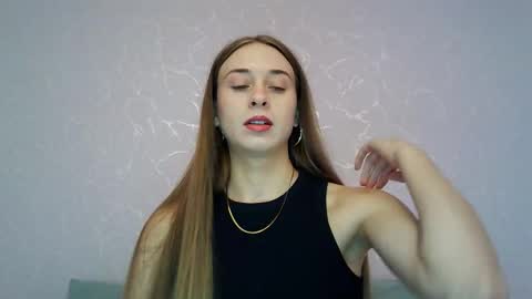 _aurora_sweet online show from October 2025 07:50:01 AM