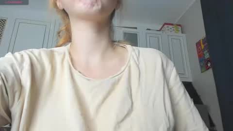 Snapshot of _axolot_ chatting on October 2025 08:20:01 PM Olivia online show from October 2025 08:20:01 PM