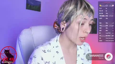 Snapshot of _baterchatur chatting on November 2025 01:05:02 AM Lunita online show from November 2025 01:05:02 AM