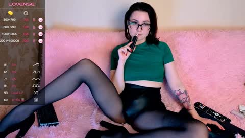 Snapshot of _bella_hix_ chatting on December 2024 03:56:02 AM Bella online show from December 2024 03:56:02 AM