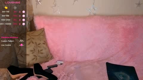 Snapshot of _bella_hix_ chatting on December 2024 12:30:02 PM Bella online show from December 2024 12:30:02 PM