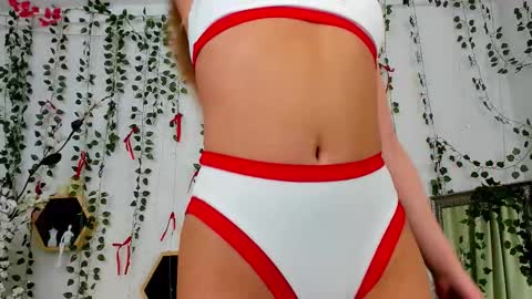 Snapshot of _bellaclark chatting on March 2026 08:47:01 PM Bella online show from March 2026 08:47:01 PM