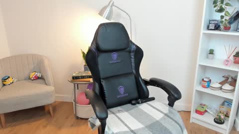 Bella Evans online show from January 2025 08:42:01 AM