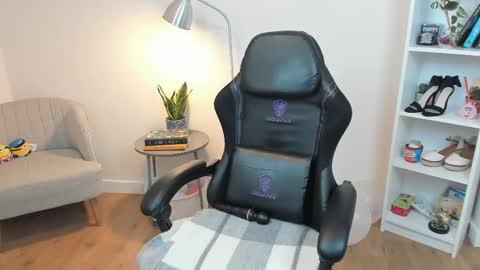 Bella Evans online show from February 2025 11:55:01 AM