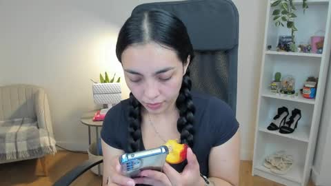 Snapshot of _bellaevans_ chatting on May 2026 04:51:01 AM Bella Evans online show from May 2026 04:51:01 AM